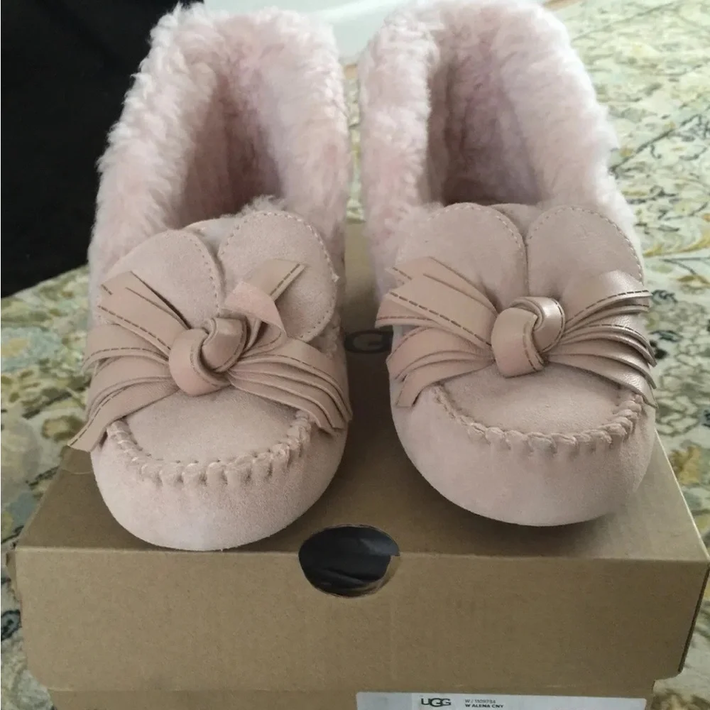 UGG Alena Girls pink suede Bow Moccasins flat shoes fur slip-on USA 5 new in box
